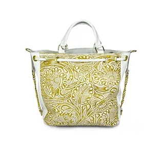 MARINA WHITE, vista adicional