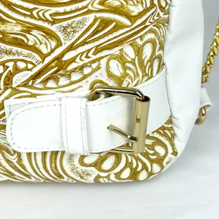 MARINA WHITE, vista adicional