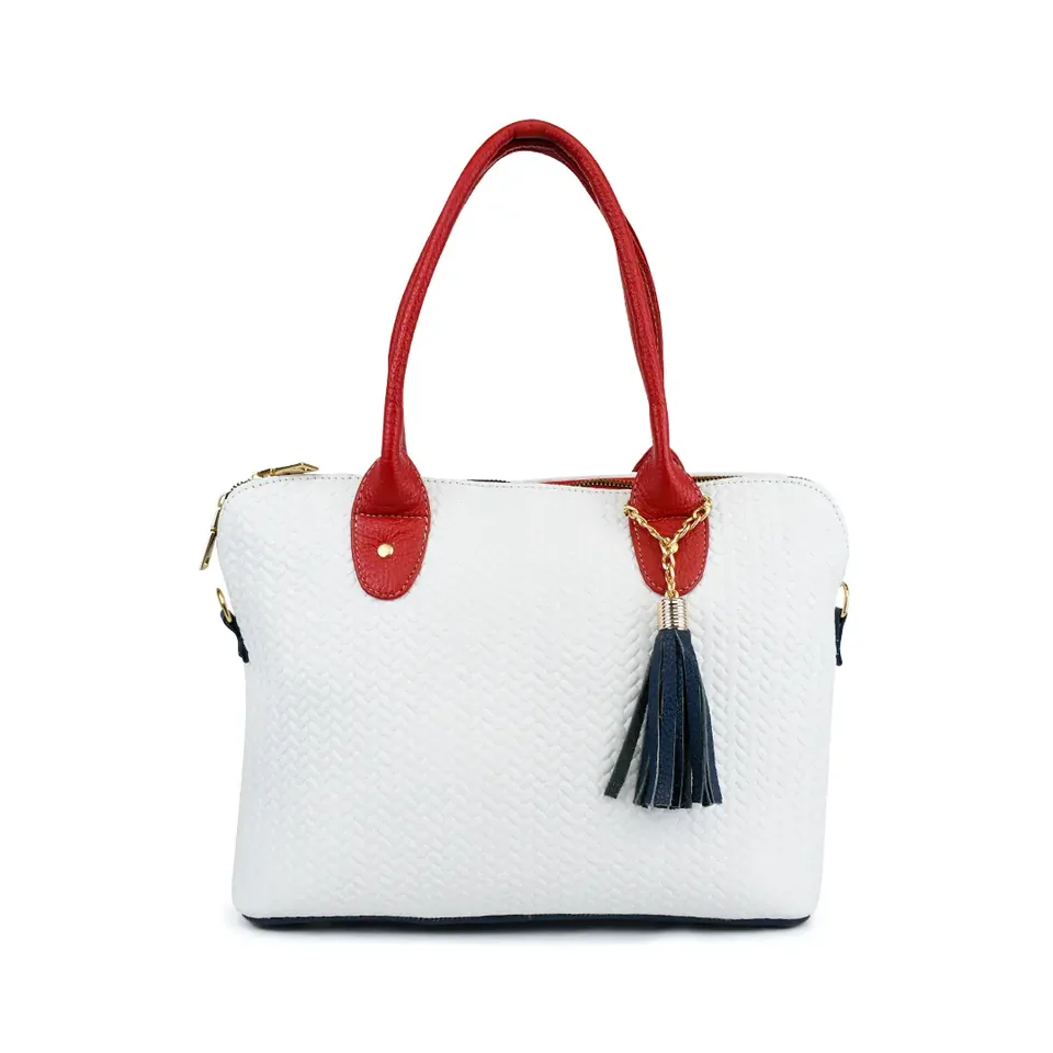 VERONICA en Tricolor: Blanco / Rojo / Azul Marino.
