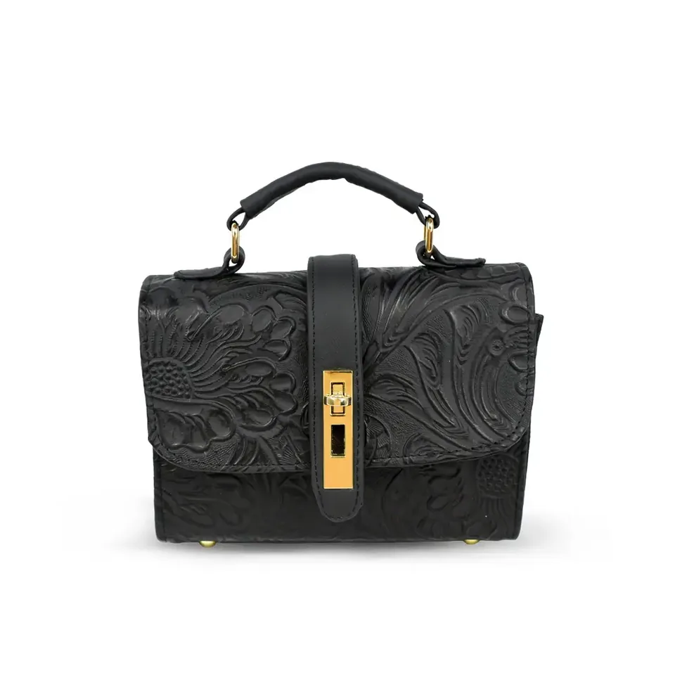 RENATA BLACK en Negro