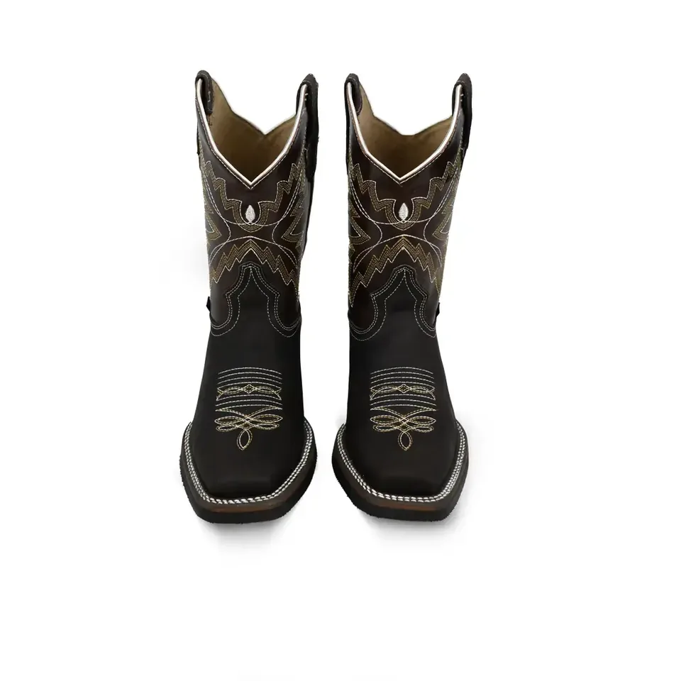 EMPERIO en Café Oscuro (con bordados blancos y dorados)
