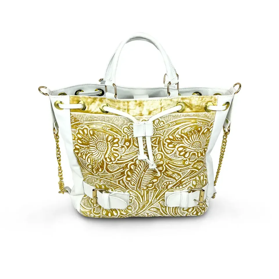 MARINA WHITE en Blanco y Dorado