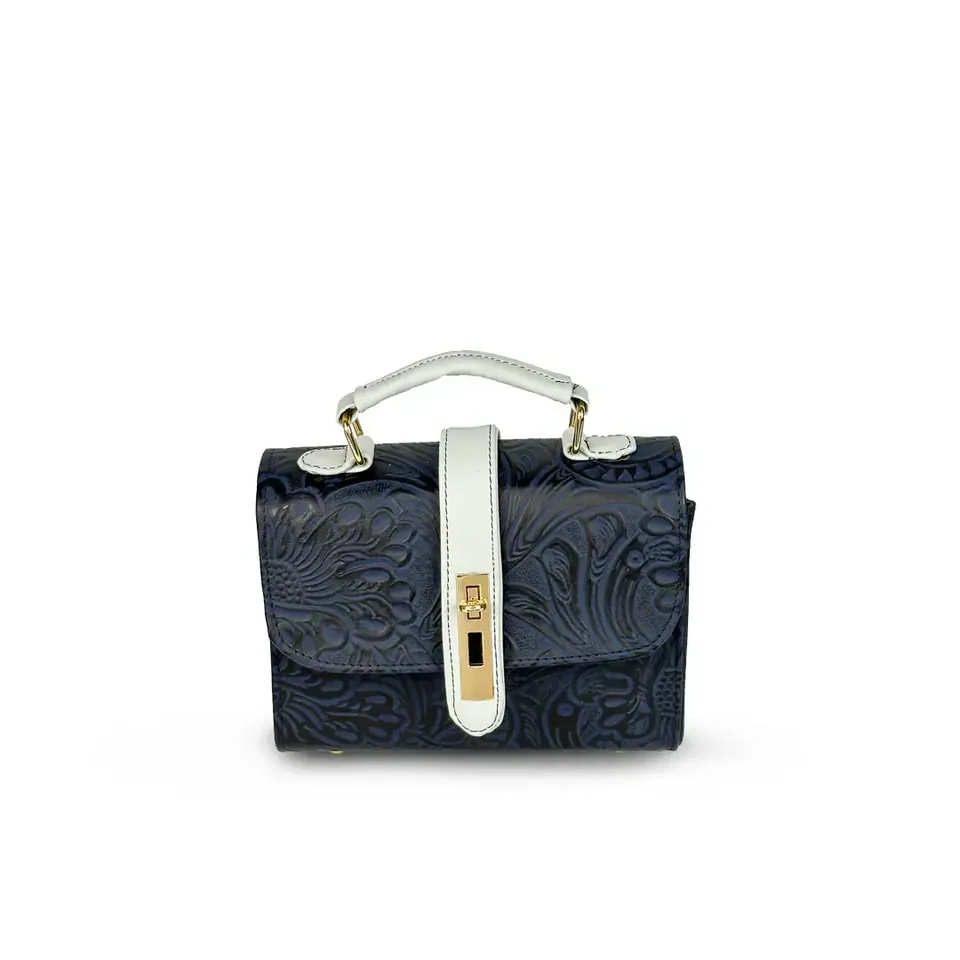 RENATA BLUE NIGNT en Azul Noche con detalles en un tono gris/celeste